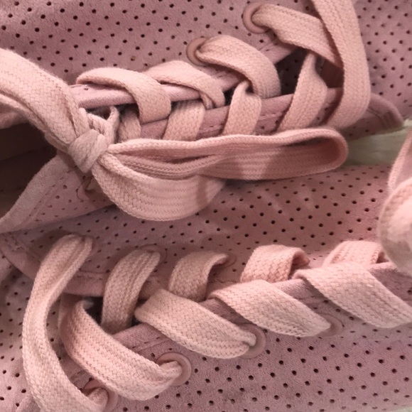 New! Universal Thread - Picture 7 of 8